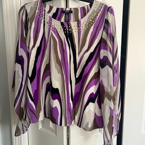 Beautiful Petite size L blouse w beading